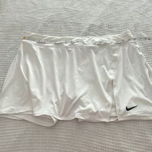 Nike Skorts 2X I wore One Time Silky Soft Drape non pockets front slit in 1 side